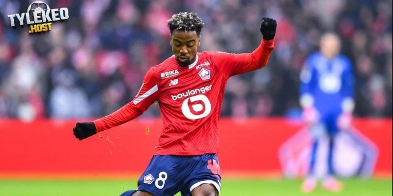 Angel Gomes đã trưởng thành hơn khi chơi bóng