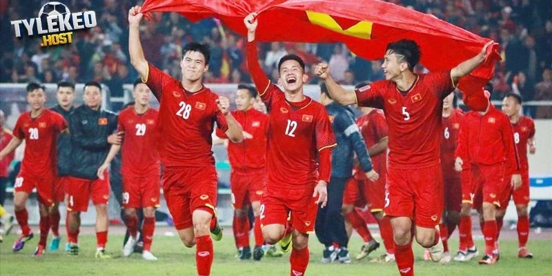 Bóng đá Việt Nam được tôn vinh, Thanh Hóa chạy đua