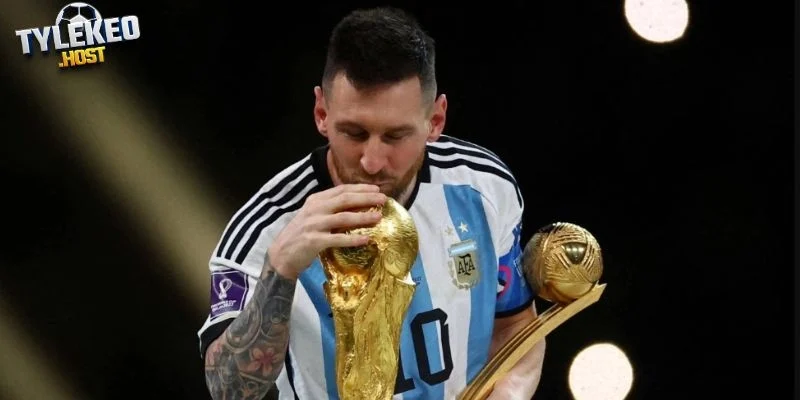 Top 3 sao hay nhất có Messi, Arsenal đau đầu vì số 9