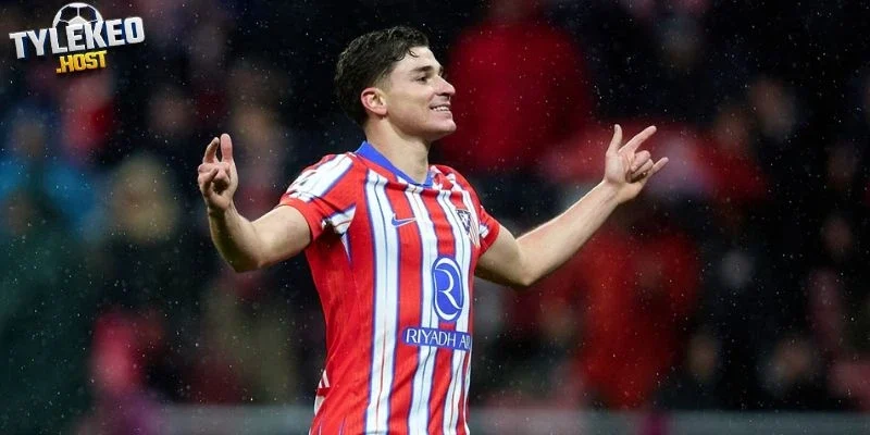 Alvarez tỏa sáng trước Tottenham, Wirtz đi vào lịch sử Liverpool