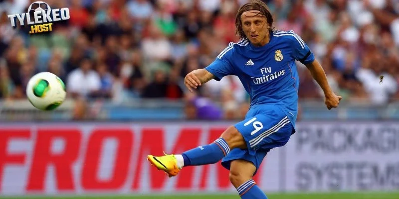 Đỉnh cao Modric 40 tuổi vẫn làm chủ